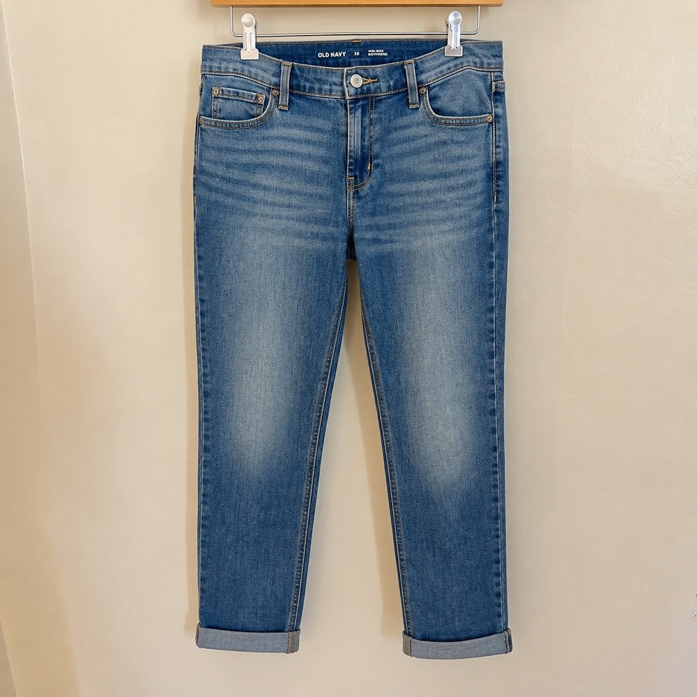 Old Navy Mid-Rise Wow Boyfriend Jeans Medium Wash Blue Denim Size 10 Ankle Crop